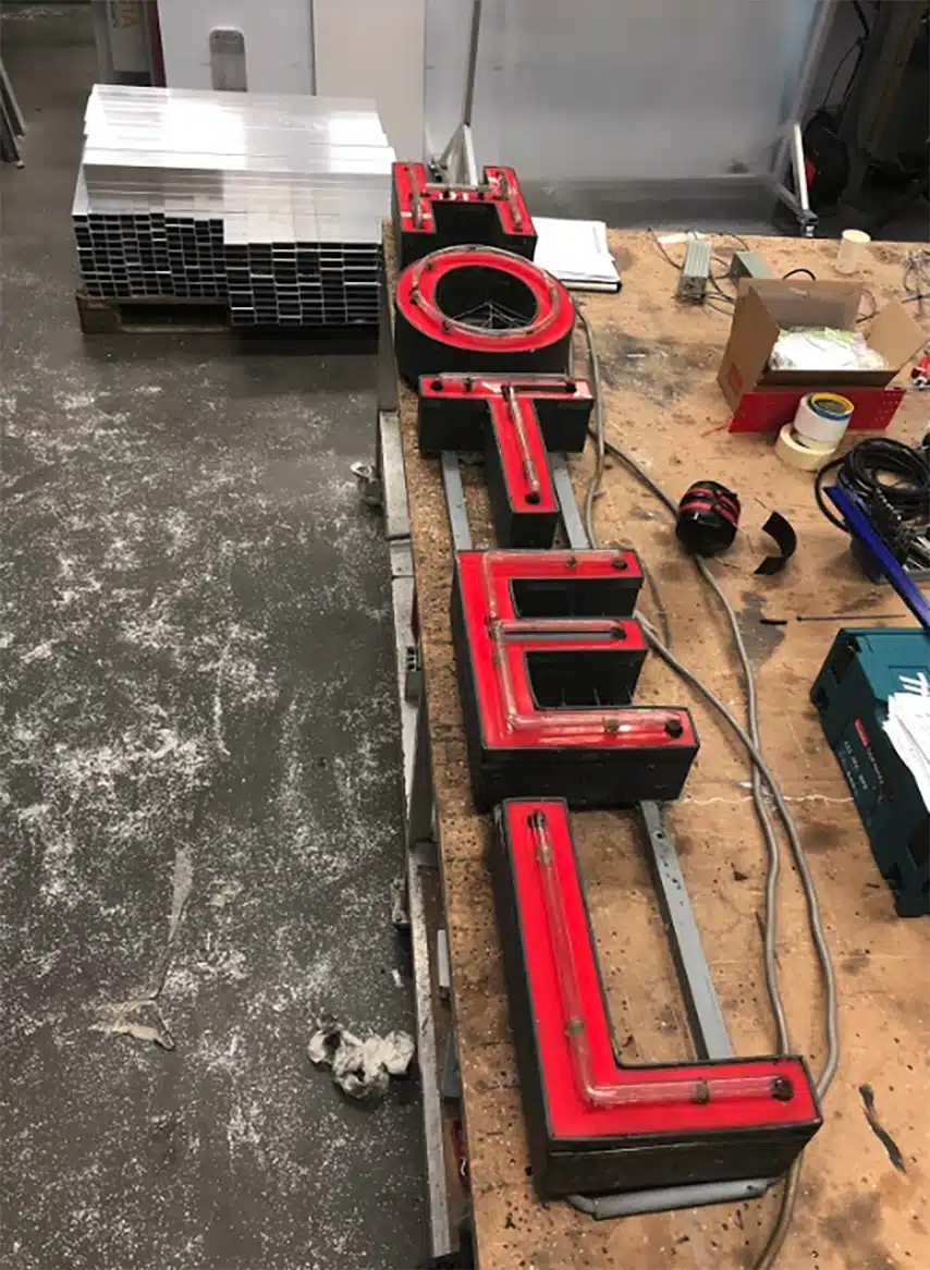 bls-signprint-onderhoud-reclame-neon-verlichting-gevelreclame Onderhoud & reparatie lichtreclame, neon verlichting, gevelreclame